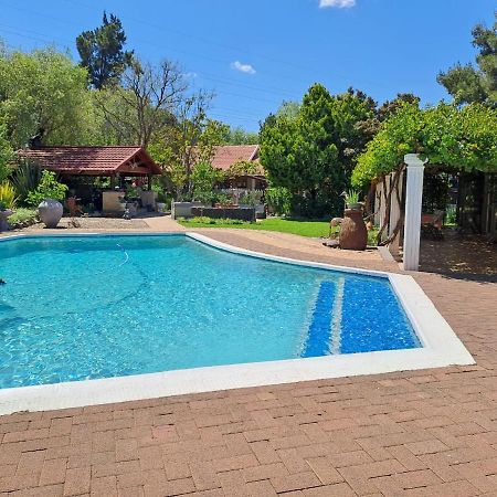 Gabbys Cottage Bloemfontein Esterno foto